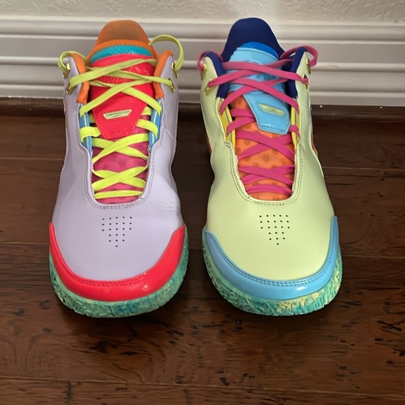 Basketball shoes - Picture 2 of 4